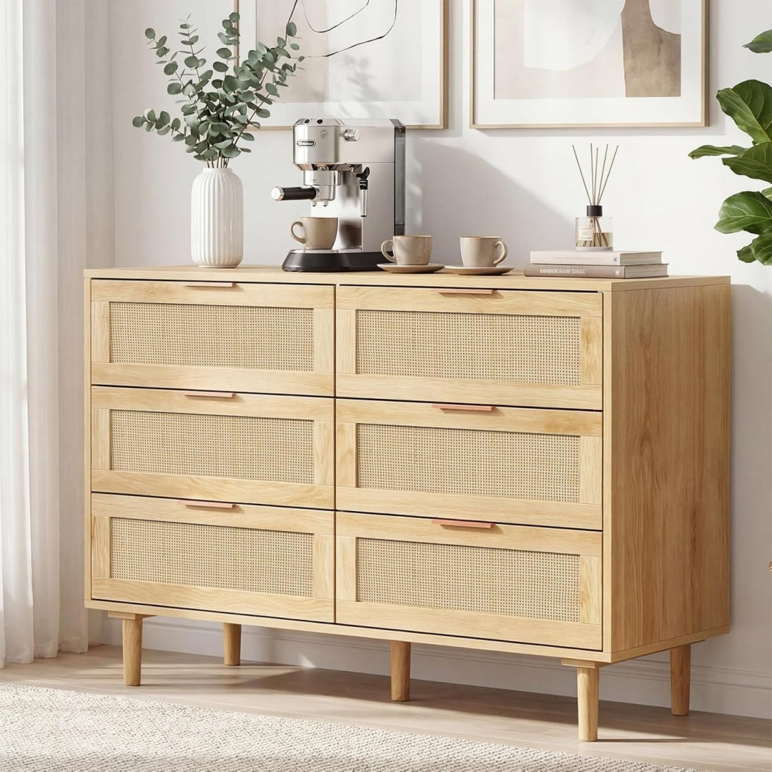Commode beige en bois massif et rotin robuste